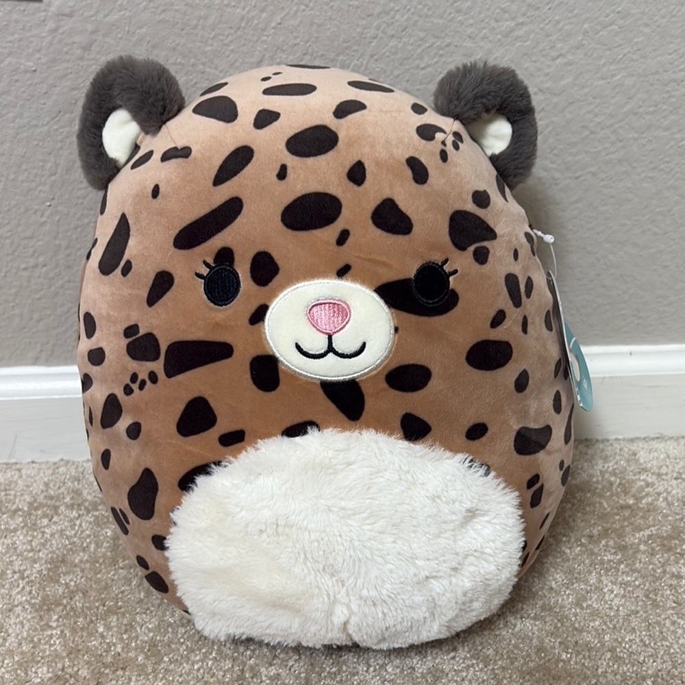 Kei the Cheetah Squishmallow 11in New and im great condition